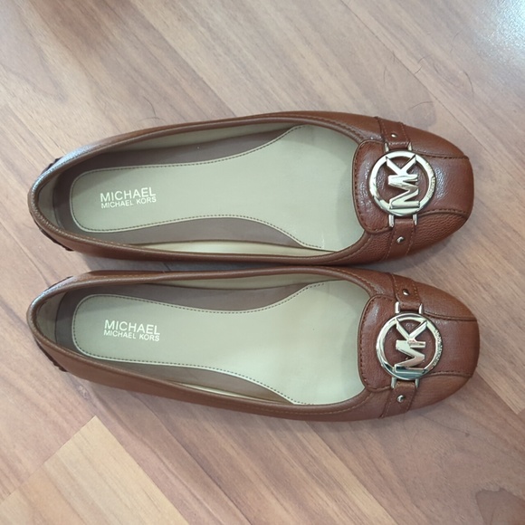 Shoes - Picture 4 of 5